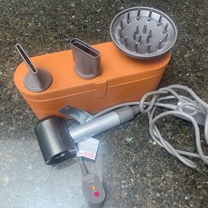 Dyson supersonic Dryer with Attachments